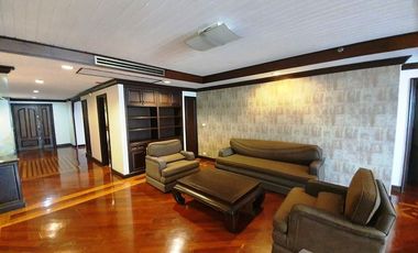 À louer 3 chambres condo à Khlong Toei, Bangkok