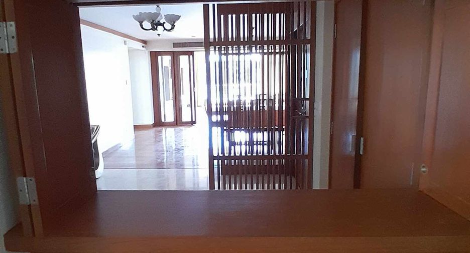 For rent 3 ベッドルーム condo in Khlong Toei, Bangkok