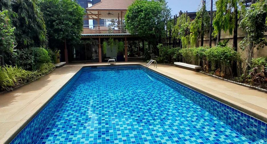 For rent 3 ベッドルーム condo in Khlong Toei, Bangkok