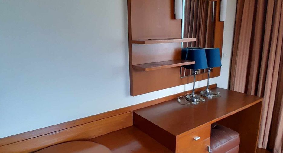 For rent 3 ベッドルーム condo in Khlong Toei, Bangkok