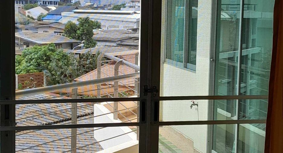 For rent 3 ベッドルーム condo in Khlong Toei, Bangkok