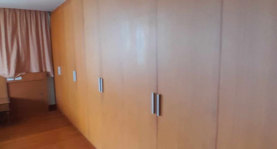 For rent 3 ベッドルーム condo in Khlong Toei, Bangkok