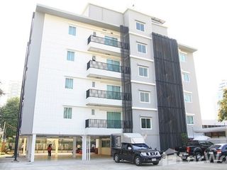 For rent 2 bedrooms apartment in Watthana, Bangkok