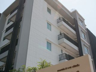 For rent 2 bedrooms apartment in Watthana, Bangkok