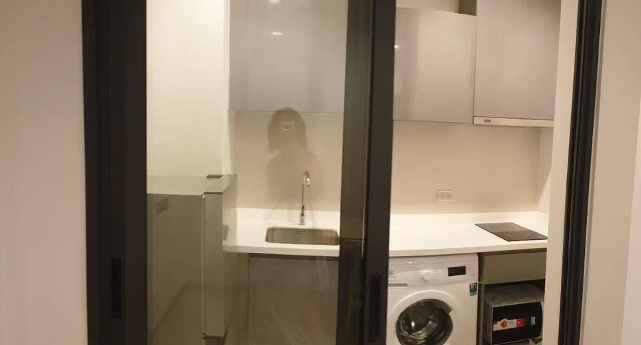 Wohnung zur Miete mit 1 Zimmer in Huai Khwang, Bangkok