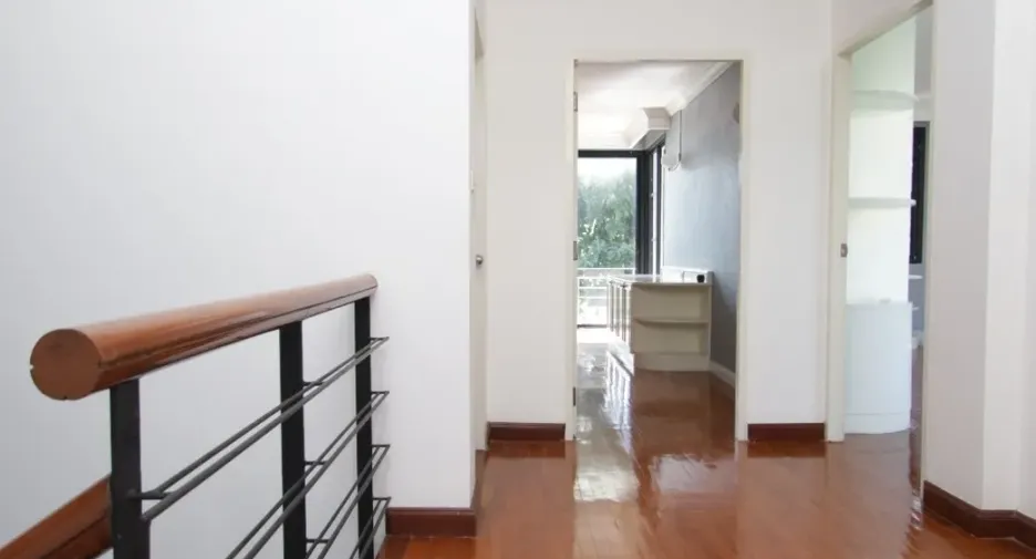 For rent 4 bedrooms house in Watthana, Bangkok