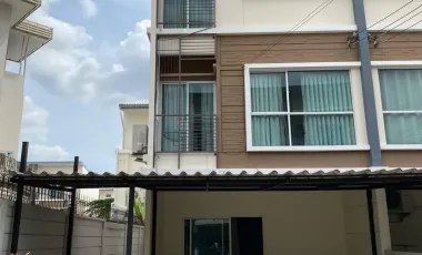 For rent 4 bedrooms townhouse in Suan Luang, Bangkok