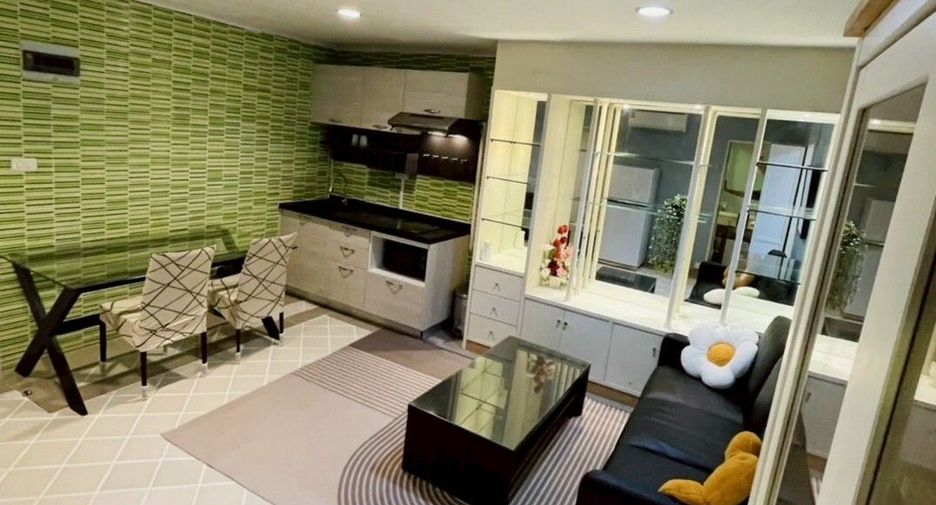 For rent 2 ベッドルーム condo in Phra Khanong, Bangkok