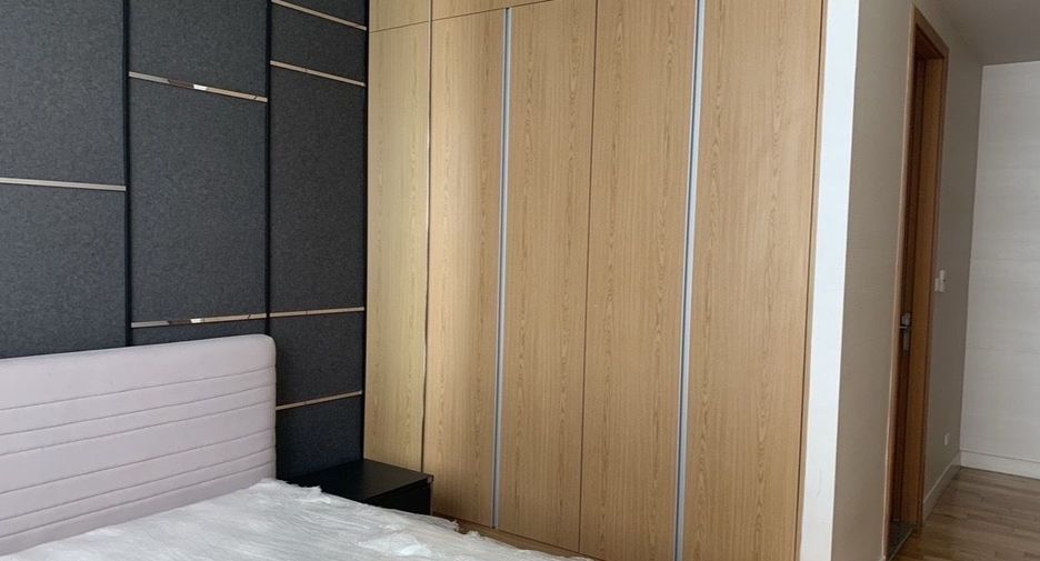 For rent 3 bedrooms condo in Khlong Toei, Bangkok