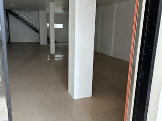 For rent 3 bedrooms townhouse in Yan Nawa, Bangkok