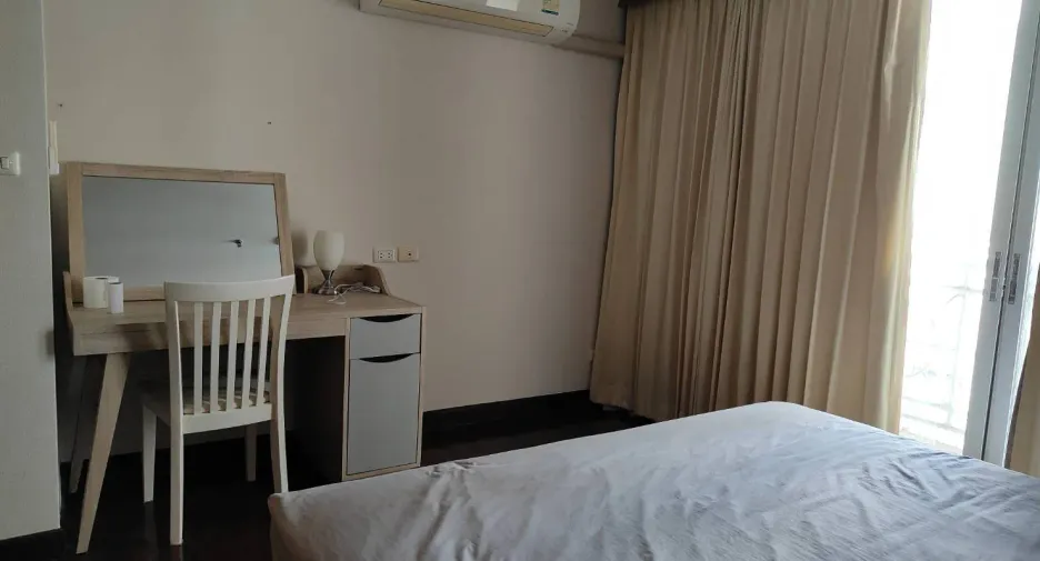 For rent 1 bed condo in Watthana, Bangkok