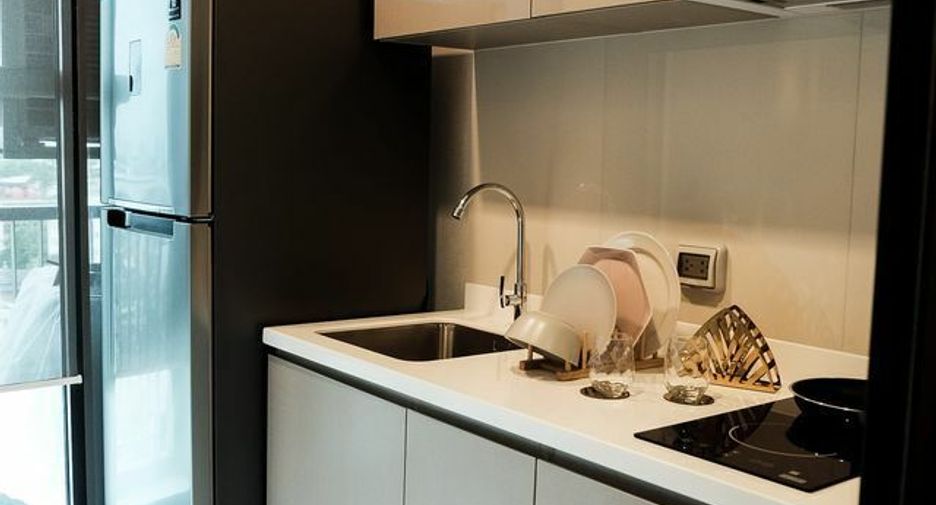 For rent 1 bed condo in Phra Khanong, Bangkok