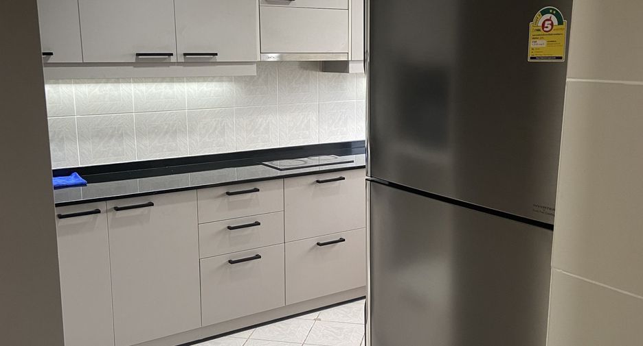 For rent 3 bedrooms condo in Watthana, Bangkok