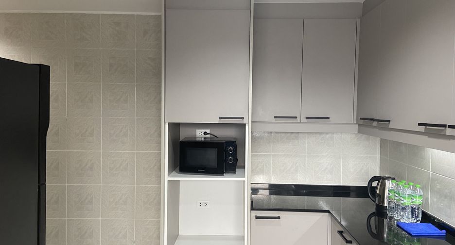 For rent 3 bedrooms condo in Watthana, Bangkok