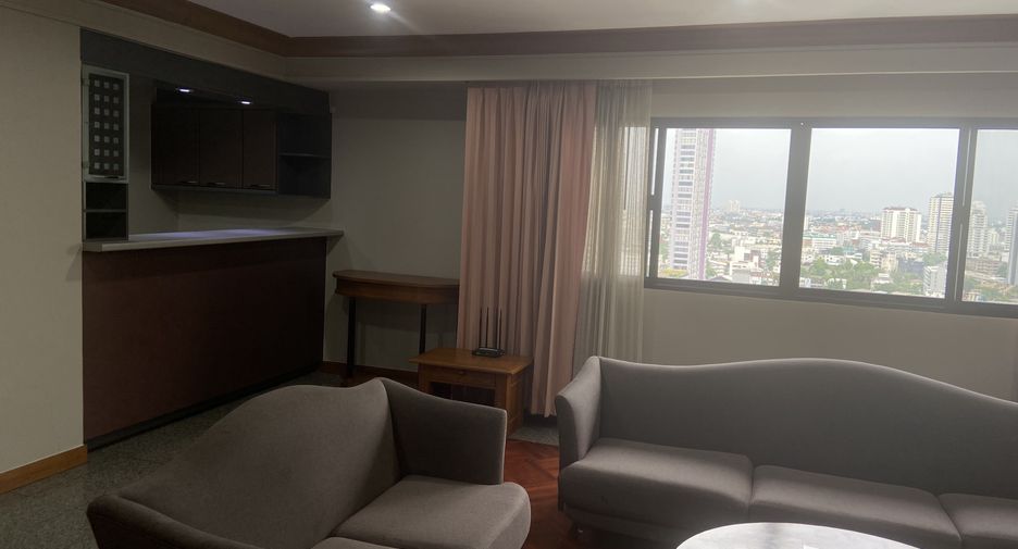 For rent 3 bedrooms condo in Watthana, Bangkok