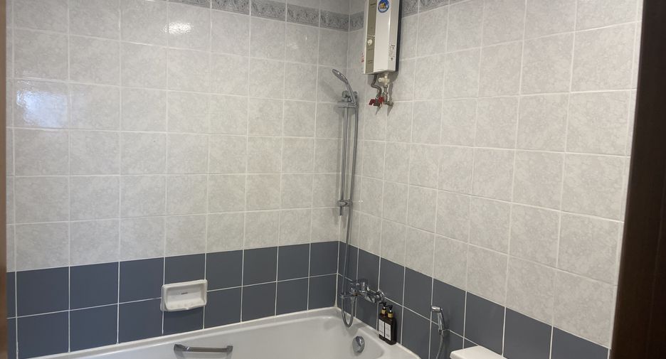 For rent 3 bedrooms condo in Watthana, Bangkok