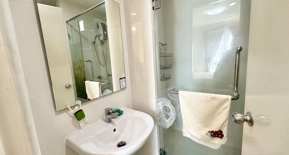Condo en alquiler de 2 habitaciones en Bang Na, Bangkok