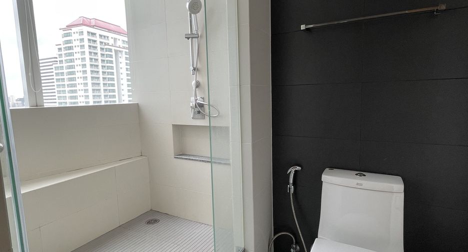 Wohnung zur Miete mit 3 Zimmer in Khlong Toei, Bangkok