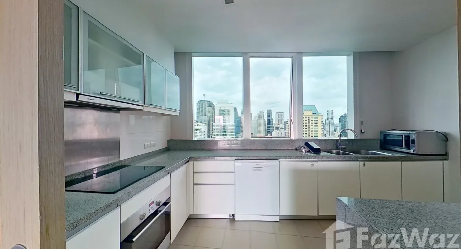 Wohnung zur Miete mit 3 Zimmer in Khlong Toei, Bangkok