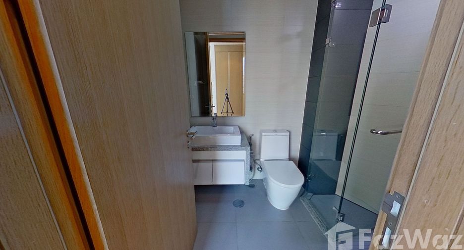 For rent 3 bedrooms condo in Khlong Toei, Bangkok