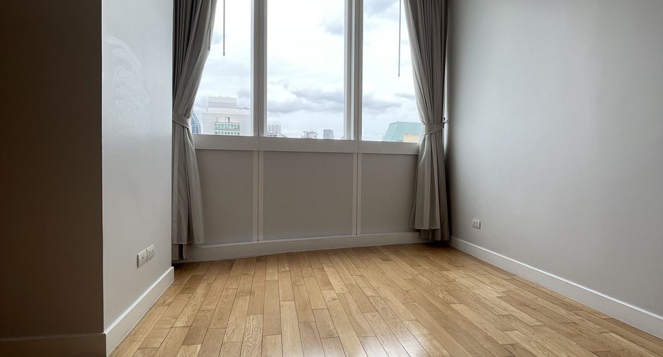 Wohnung zur Miete mit 3 Zimmer in Khlong Toei, Bangkok