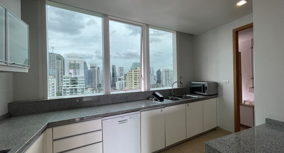 Wohnung zur Miete mit 3 Zimmer in Khlong Toei, Bangkok