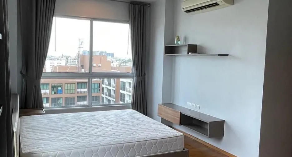 For rent 2 bedrooms condo in Khlong San, Bangkok