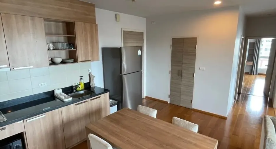 For rent 2 bedrooms condo in Khlong San, Bangkok
