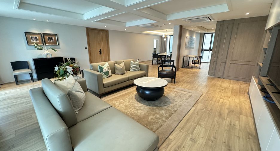 For rent 3 bedrooms apartment in Watthana, Bangkok