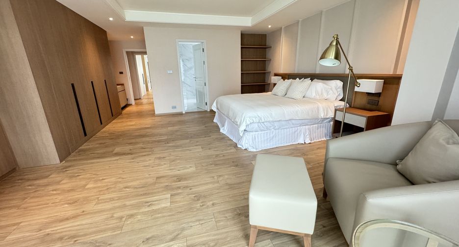 For rent 3 bedrooms apartment in Watthana, Bangkok
