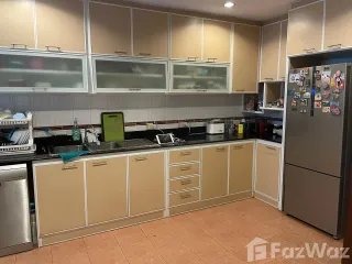 À louer 3 chambres appartement à Khlong Toei, Bangkok