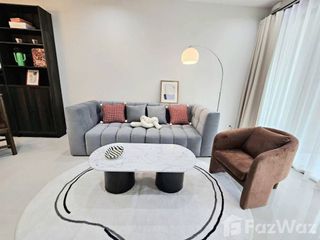 For rent 3 bedrooms townhouse in Saphan Sung, Bangkok