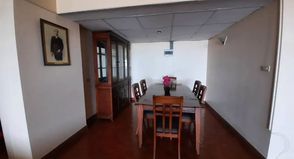 For rent 3 bedrooms condo in Phra Khanong, Bangkok