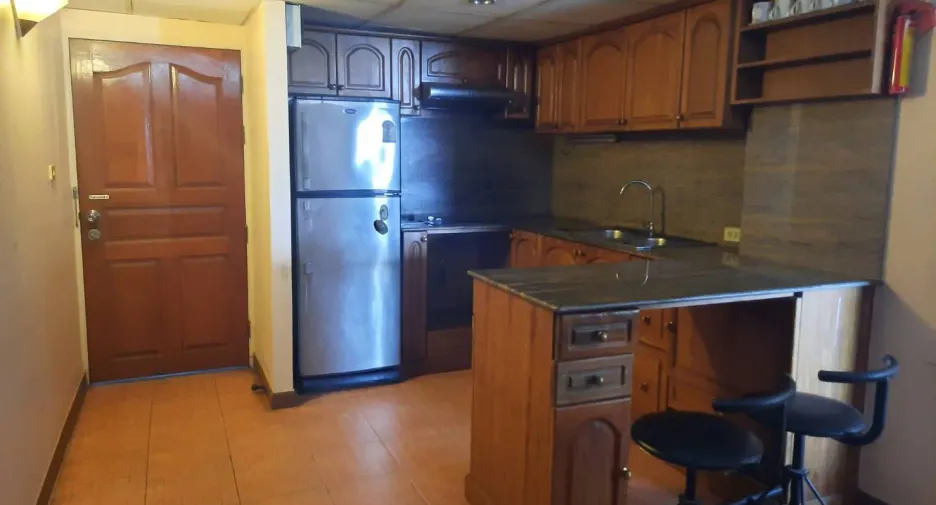 For rent 3 bedrooms condo in Phra Khanong, Bangkok