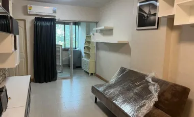 Wohnung zur Miete mit 1 Zimmer in Huai Khwang, Bangkok