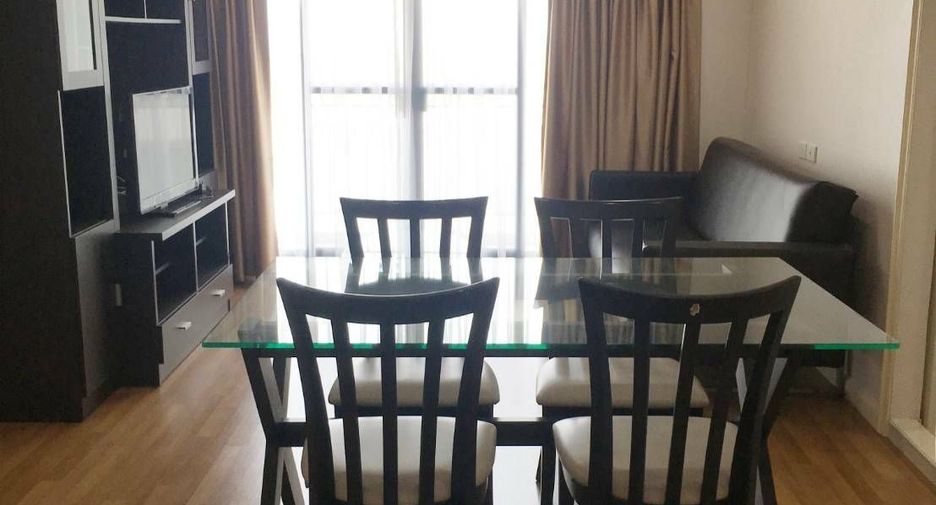 For rent 2 bedrooms condo in Yan Nawa, Bangkok