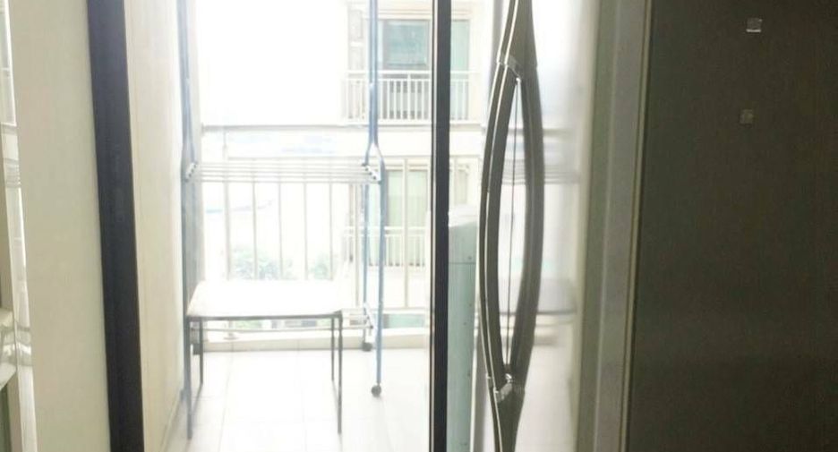 For rent 2 bedrooms condo in Yan Nawa, Bangkok