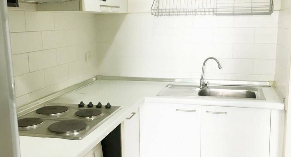 For rent 2 bedrooms condo in Yan Nawa, Bangkok