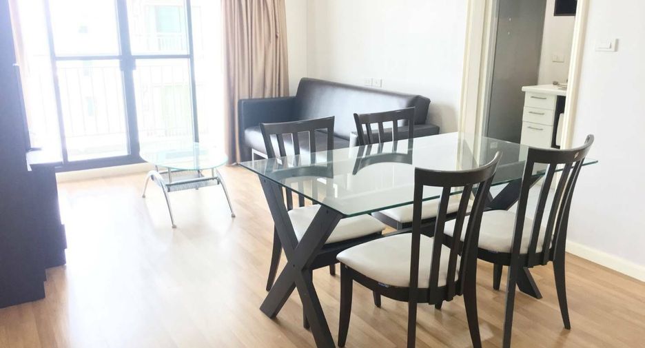 For rent 2 bedrooms condo in Yan Nawa, Bangkok
