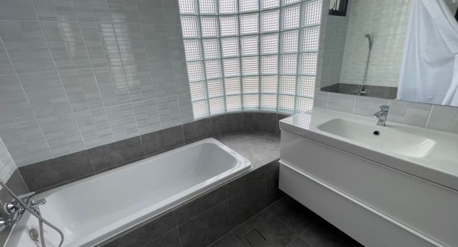 For rent 3 ベッドルーム apartment in Watthana, Bangkok