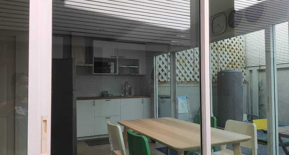 For rent 3 bedrooms townhouse in Yan Nawa, Bangkok