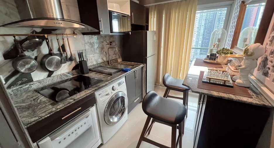 À louer 1 chambre condo à Huai Khwang, Bangkok