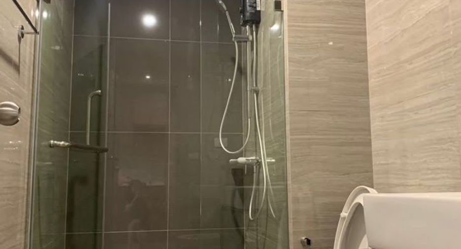 Condo en alquiler de 1 habitaciones en Bang Phlat, Bangkok
