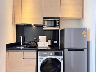 Wohnung zur Miete mit Studio in Khlong Toei, Bangkok