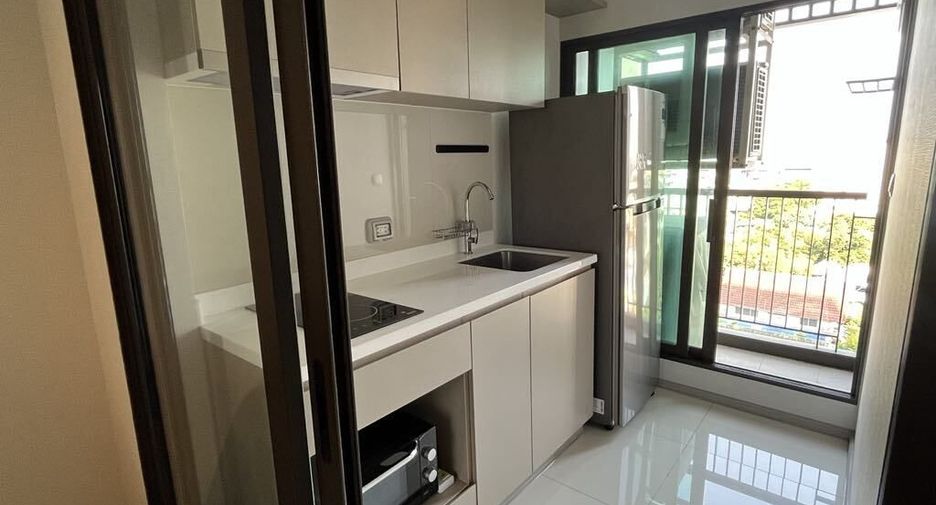 Condo en alquiler de 1 habitaciones en Phra Khanong, Bangkok