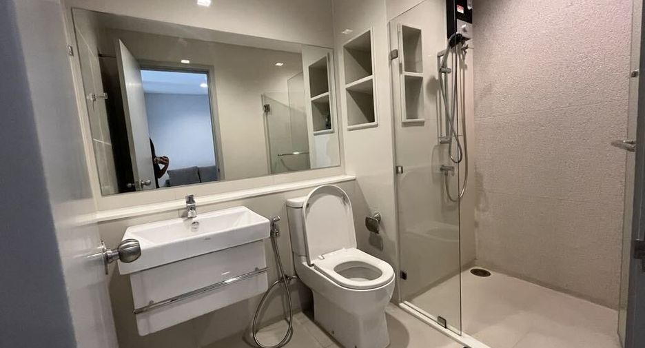 Condo en alquiler de 1 habitaciones en Phra Khanong, Bangkok