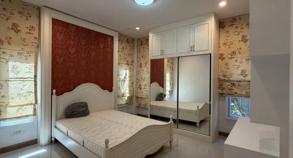 Casa en venta de 4 habitaciones en Hang Dong, Chiang Mai