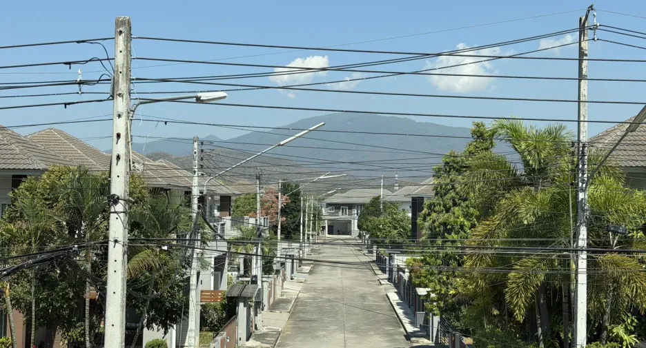 Casa en venta de 4 habitaciones en Hang Dong, Chiang Mai