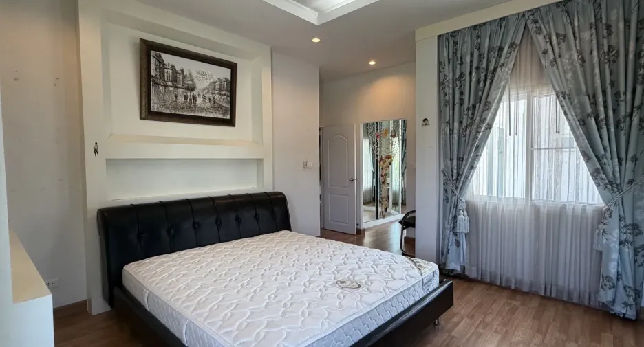 Casa en venta de 4 habitaciones en Hang Dong, Chiang Mai