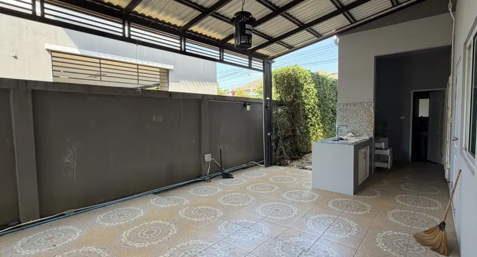 Casa en venta de 4 habitaciones en Hang Dong, Chiang Mai